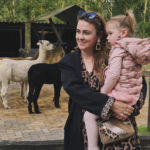 Ik Laura Pietersz samen met mijn dochter.